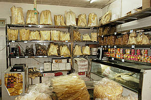 Specialised shop selling sharks' fins, Beijing, China. / ©: WWF-Canon / Michel Gunther / ©: WWF-Canon / Michel Gunther