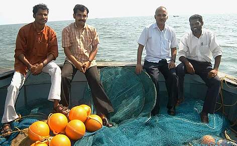 Group photo of the team in the Institute research vessel MFB Sagar Shakthi. FROM LEFT: Mr. Sabu, ... / &copy;: Central Institute of Fisheries Technology, Cochin