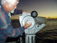 Steve Beverly deploying gear. / &copy;: Smart Gear / Steve Beverly
