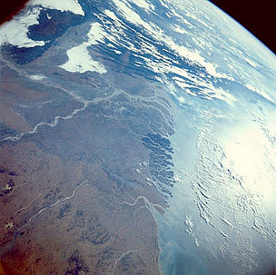 The great Ganges-Brahmaputra River Delta of Bangladesh and India. As the rivers empty, they carry ... / ©: NASA, Visible Earth / ©: NASA, Visible Earth