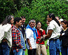 Participantes practican la identificación y manejo de serpientes y otros reptiles.