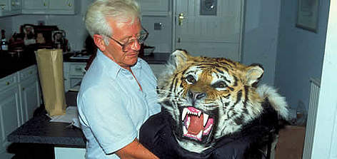 Tiger skin seized at customs. / ©: WWF-Canon / Wil LUIIJF Tiger skin seized at customs. rel=