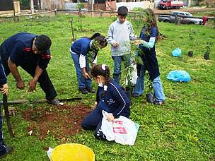 El Consejo de Aguas de la Cuenca Hídrica del Arroyo San Lorenzo, Comisión Vecinal Barrios Seguros, ... / ©: WWF Paraguay a todo pulmón / ©: WWF Paraguay