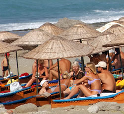 Tourist beach, Mediterranean Sea, Turkey. / &copy;: WWF-Canon / Michel GUNTHER
