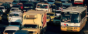 Rush hour traffic jam, Rio de Janiero, Brazil. / ©: Nigel Dickinson / WWF-Canon / ©: Nigel Dickinson / WWF-Canon