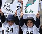 Children outside the New Zealand Parliament