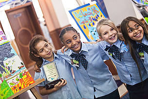 Youngsters enjoy the Eco-Code competition / ©: Tiffany Schultz / ©: Tiffany Schultz