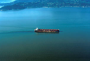 Freight ship of the / ©: Maren Esmark / WWF-Canon