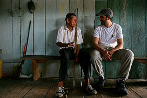 Saul Rojas Hota, the oldest resident of New York, sitting next to Sebastian Suito of WWF. New York ... / ©: Brent Stirton / Getty Images / WWF Saul Rojas Hota, the oldest resident of New York, sitting next to Sebastian Suito of WWF. New York ... / ©: Brent Stirton / Getty Images / WWF