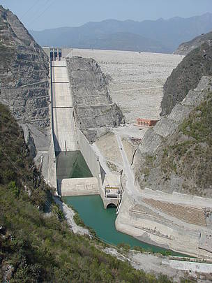 The Tehri dam on the Ganges River, in the state of Uttarakhand, India. The dam became operational ... / ©: Joerg Hartmann / WWF-Germany Tehri dam, Uttarakhand, India / ©: Joerg Hartmann / WWF-Germany