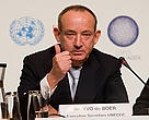 Yvo de Boer, Executive Secretary UNFCCC, speaking at the opening Media Press conference before the official opening the following day. COP15, United Nations Climate Change Conference, Copenhagen, Denmark. 