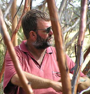 WWF-Australia works closely with landowners like Ken Liebeck to help maintain native biodiversity ... / ©: Chris Curnow / WWF WWF-Australia works closely with landowners like Ken Liebeck to help maintain native biodiversity ... / ©: Chris Curnow / WWF