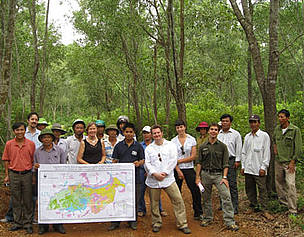 The Quang Tri Smallholders benefit from sharing the risk and the reward by pursuing FSC Group Certification. - © WWF/GFTN