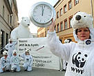 WWF urges Russia to ratify the Kyoto Protocol.