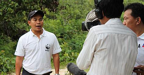Conservation experts of WWF in Cambodia spend time for the press. / ©: WWF-Cambodia / Tep Asnarith / ©: WWF-Cambodia / Tep Asnarith