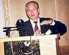 Dr Claude Martin, WWF Director General illustrates a point; WWF-Canon/EARPO