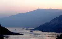 The Yangtze River is one of the world's rivers showing a decline in freshwater fish stocks. / ©: WWF-Canon / Michel Gunther / ©: WWF-Canon / Michel Gunther